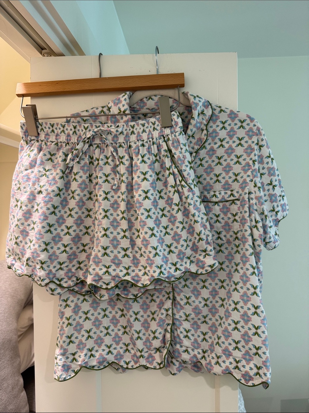 Brooks Ave scalloped short sleeve pajamas